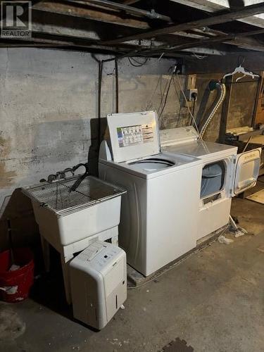 60 Cashin Avenue, St. John'S, NL - Indoor Photo Showing Laundry Room