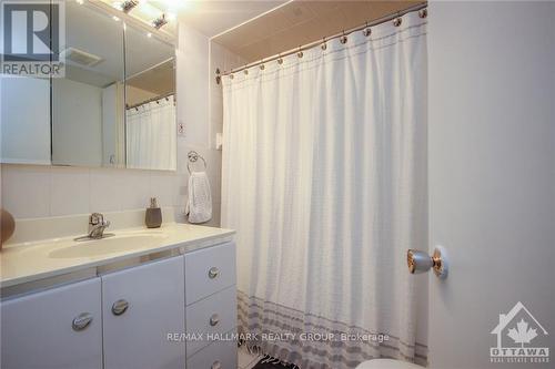 687 Melbourne Avenue, Ottawa, ON - Indoor Photo Showing Bathroom