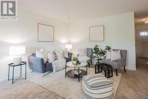 19 Wilson Avenue, Kawartha Lakes (Lindsay), ON - Indoor Photo Showing Living Room