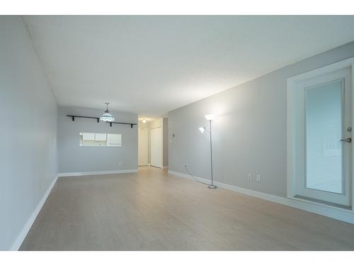 108 9632 120A Street, Surrey, BC - Indoor Photo Showing Other Room