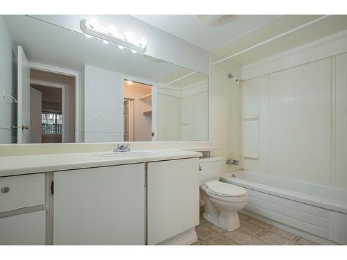 108 9632 120A Street, Surrey, BC - Indoor Photo Showing Bathroom