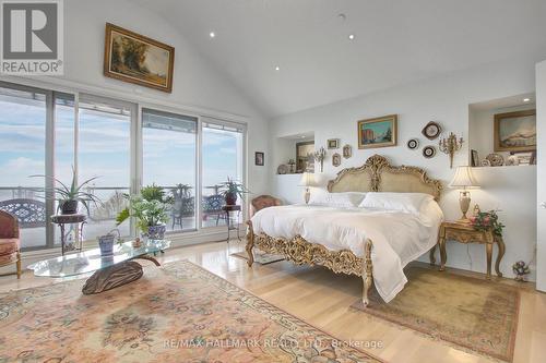 41 Hill Crescent, Toronto, ON - Indoor Photo Showing Bedroom