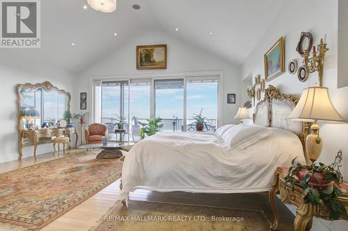 41 Hill Crescent, Toronto, ON - Indoor Photo Showing Bedroom