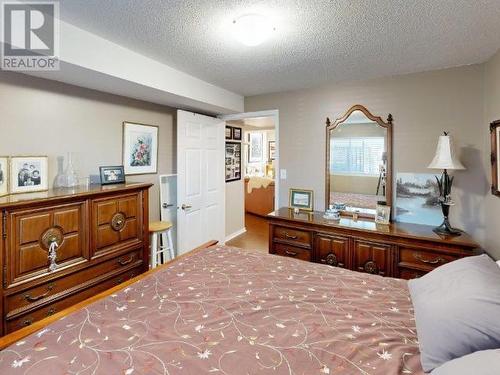 7236 Glacier Street, Powell River, BC - Indoor Photo Showing Bedroom