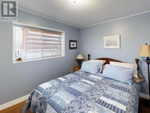 7236 Glacier Street, Powell River, BC - Indoor Photo Showing Bedroom