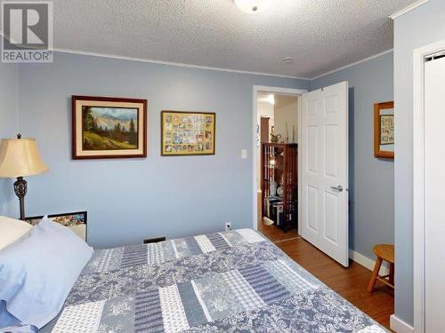 7236 Glacier Street, Powell River, BC - Indoor Photo Showing Bedroom