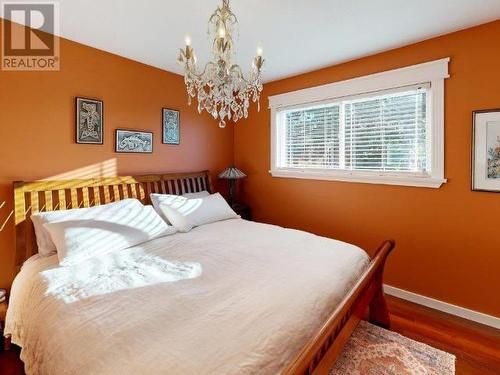 7236 Glacier Street, Powell River, BC - Indoor Photo Showing Bedroom