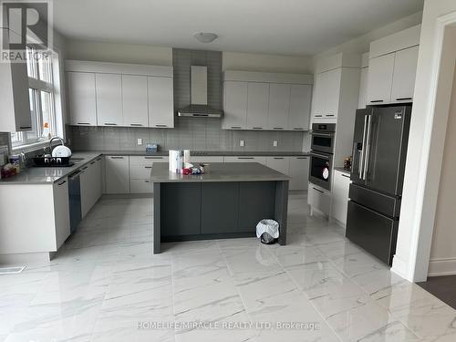 92 James Walker Avenue, Caledon, ON - Indoor Photo Showing Kitchen With Upgraded Kitchen