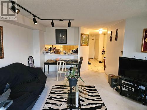 212 - 234 Albion Road, Toronto, ON - Indoor Photo Showing Living Room