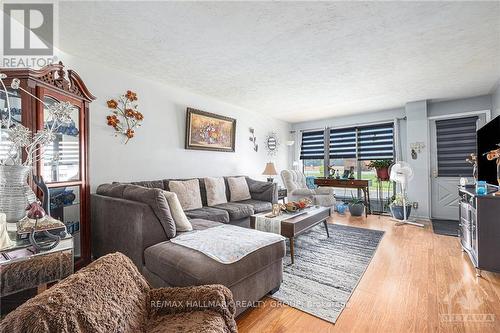 520-522 Alice Street, Cornwall, ON - Indoor Photo Showing Living Room