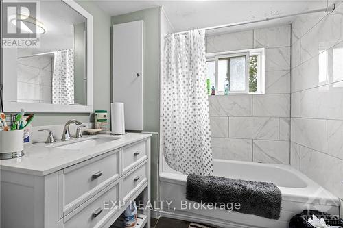 278 St Jacques Street, Ottawa, ON - Indoor Photo Showing Bathroom