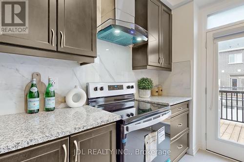 1407 William Halton Parkway, Oakville, ON - Indoor Photo Showing Kitchen