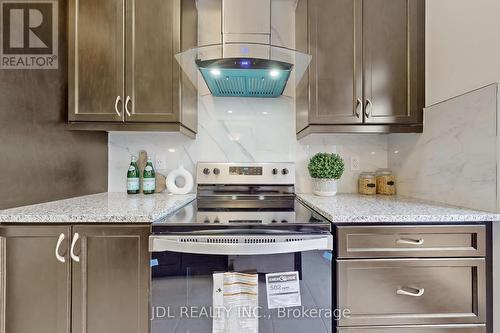 1407 William Halton Parkway, Oakville, ON - Indoor Photo Showing Kitchen