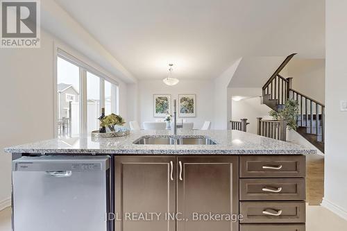 1407 William Halton Parkway, Oakville, ON - Indoor Photo Showing Kitchen With Double Sink