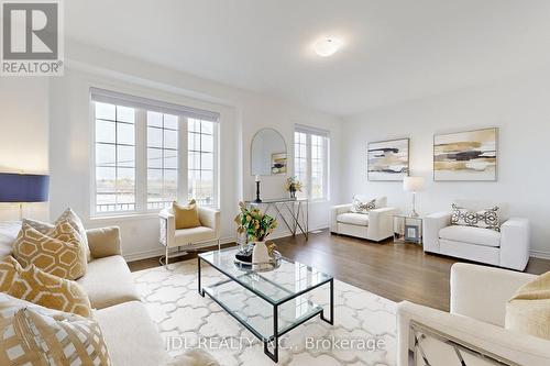 1407 William Halton Parkway, Oakville, ON - Indoor Photo Showing Living Room