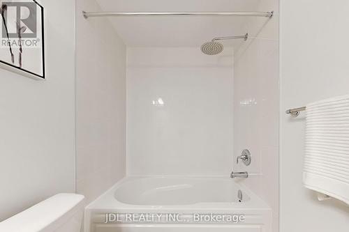 1407 William Halton Parkway, Oakville, ON - Indoor Photo Showing Bathroom