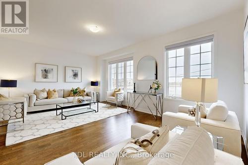 1407 William Halton Parkway, Oakville, ON - Indoor Photo Showing Living Room