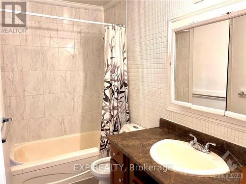 109-111 Marier Avenue, Ottawa, ON - Indoor Photo Showing Bathroom