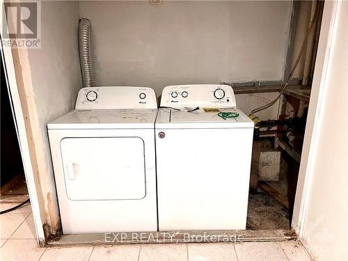 109-111 Marier Avenue, Ottawa, ON - Indoor Photo Showing Laundry Room