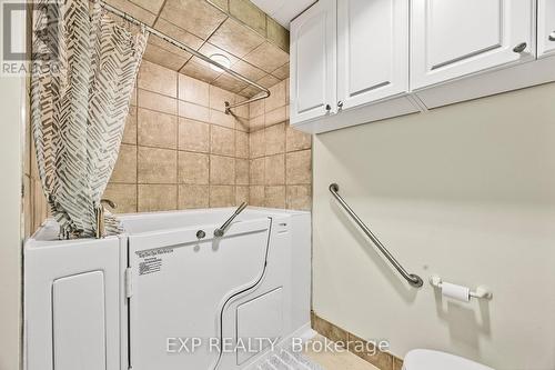 53 - 74 Ross Street, Barrie, ON - Indoor Photo Showing Laundry Room