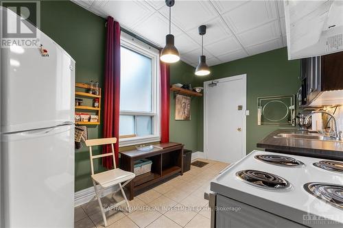 114 Barrette Street, Ottawa, ON - Indoor Photo Showing Kitchen