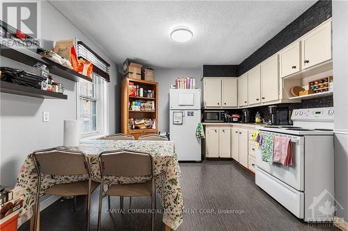 114 Barrette Street, Ottawa, ON - Indoor Photo Showing Kitchen