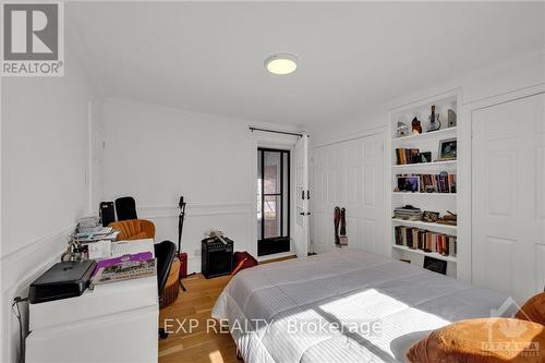 325 Hinchey Avenue, Ottawa, ON - Indoor Photo Showing Bedroom