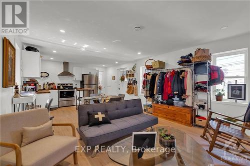 325 Hinchey Avenue, Ottawa, ON - Indoor Photo Showing Other Room