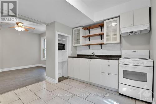 501 Lyon Street, Ottawa, ON - Indoor Photo Showing Kitchen