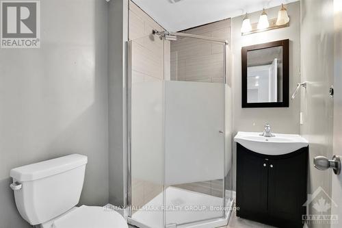 501 Lyon Street, Ottawa, ON - Indoor Photo Showing Bathroom