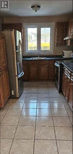 Main - 271 John Tabor Trail, Toronto, ON - Indoor Photo Showing Kitchen With Double Sink