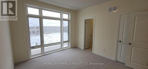 1865 Irish Moss Square, Pickering, ON - Indoor Photo Showing Other Room