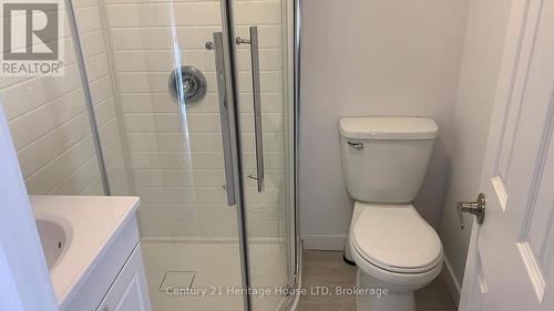 90 Margery Road, Welland (773 - Lincoln/Crowland), ON - Indoor Photo Showing Bathroom