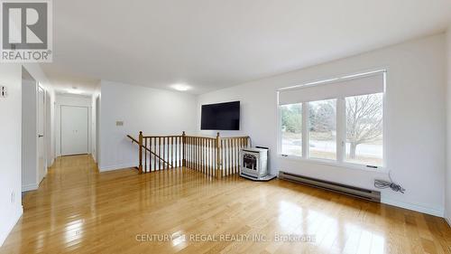 3390 Highway 2, Clarington, ON - Indoor Photo Showing Other Room