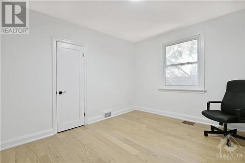 391 Greenwood Avenue, Ottawa, ON - Indoor Photo Showing Other Room