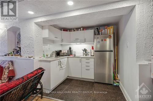 252 Emond Street, Ottawa, ON - Indoor Photo Showing Kitchen