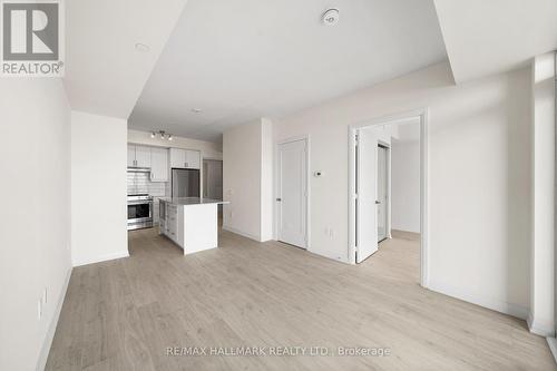 1612 - 9000 Jane Street, Vaughan, ON - Indoor Photo Showing Kitchen