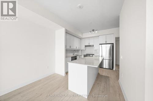 1612 - 9000 Jane Street, Vaughan, ON - Indoor Photo Showing Kitchen