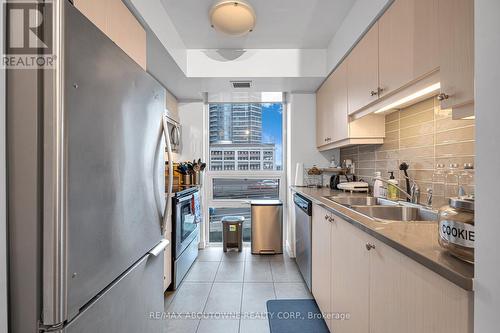 508 - 25 Lower Simcoe Street, Toronto, ON - Indoor Photo Showing Kitchen With Stainless Steel Kitchen With Double Sink