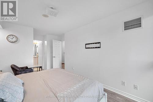 508 - 25 Lower Simcoe Street, Toronto, ON - Indoor Photo Showing Bedroom