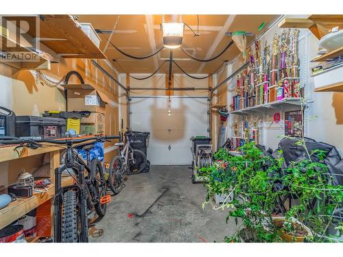 6900 Marshall Road Unit# 25, Vernon, BC - Indoor Photo Showing Garage