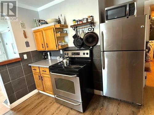 2365 Dewolfe Avenue, Kimberley, BC - Indoor Photo Showing Kitchen