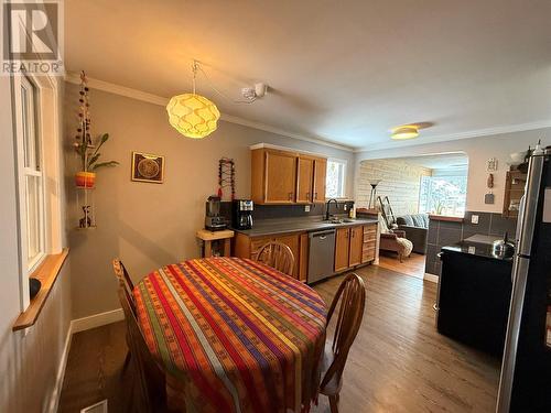 2365 Dewolfe Avenue, Kimberley, BC - Indoor Photo Showing Dining Room