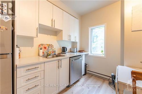 103-105 Florence Street, Ottawa, ON - Indoor Photo Showing Kitchen