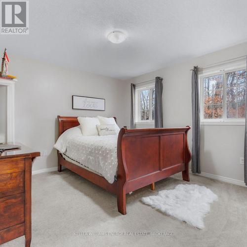 1254 Leslie Drive, Innisfil (Alcona), ON - Indoor Photo Showing Bedroom