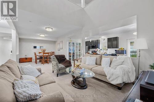 1254 Leslie Drive, Innisfil (Alcona), ON - Indoor Photo Showing Living Room