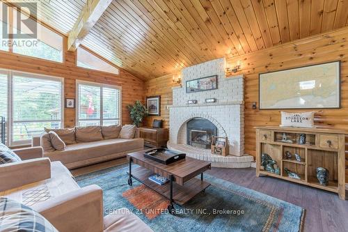 231 Front Street W, Kawartha Lakes (Bobcaygeon), ON - Indoor Photo Showing Living Room With Fireplace