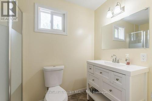 231 Front Street W, Kawartha Lakes (Bobcaygeon), ON - Indoor Photo Showing Bathroom