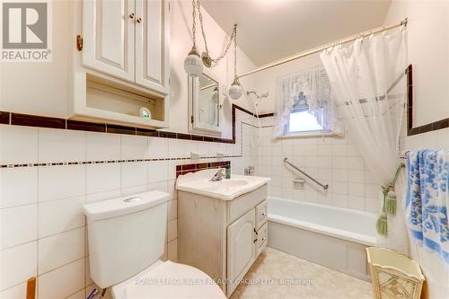 41 Squires Avenue, Toronto, ON - Indoor Photo Showing Bathroom