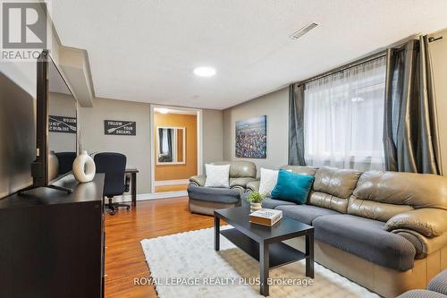 758 Greenore Road, Mississauga, ON - Indoor Photo Showing Living Room